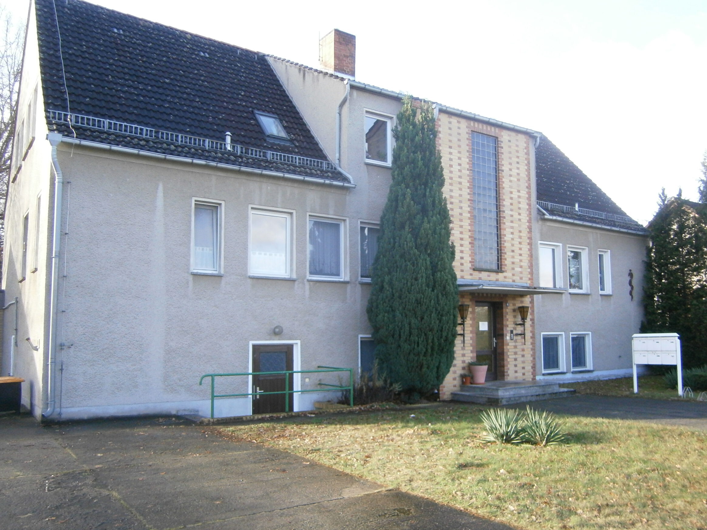 Gemütliche 2-Raum-Souterrain-Wohnung im Grünen
